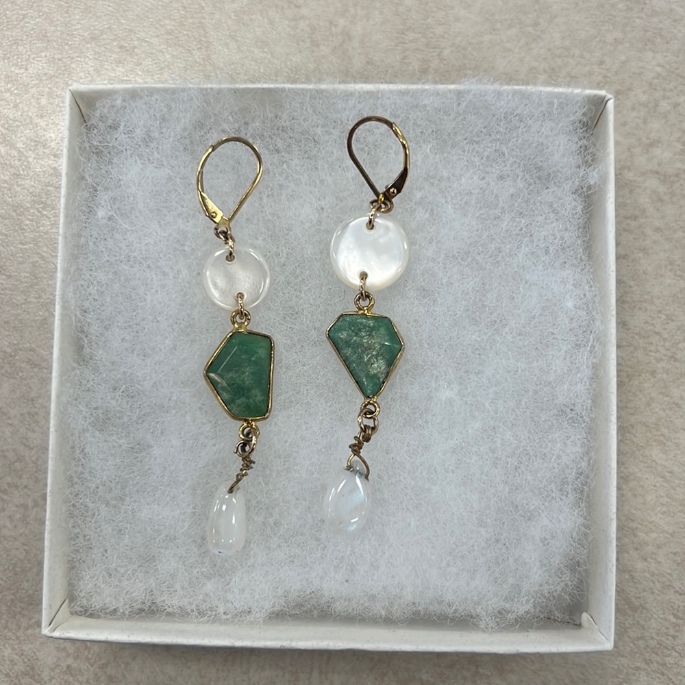 Dangling Gemstones Earrings gold plated!
